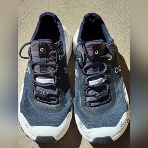 CloudUltra On Cloud Running Shoes Size W7